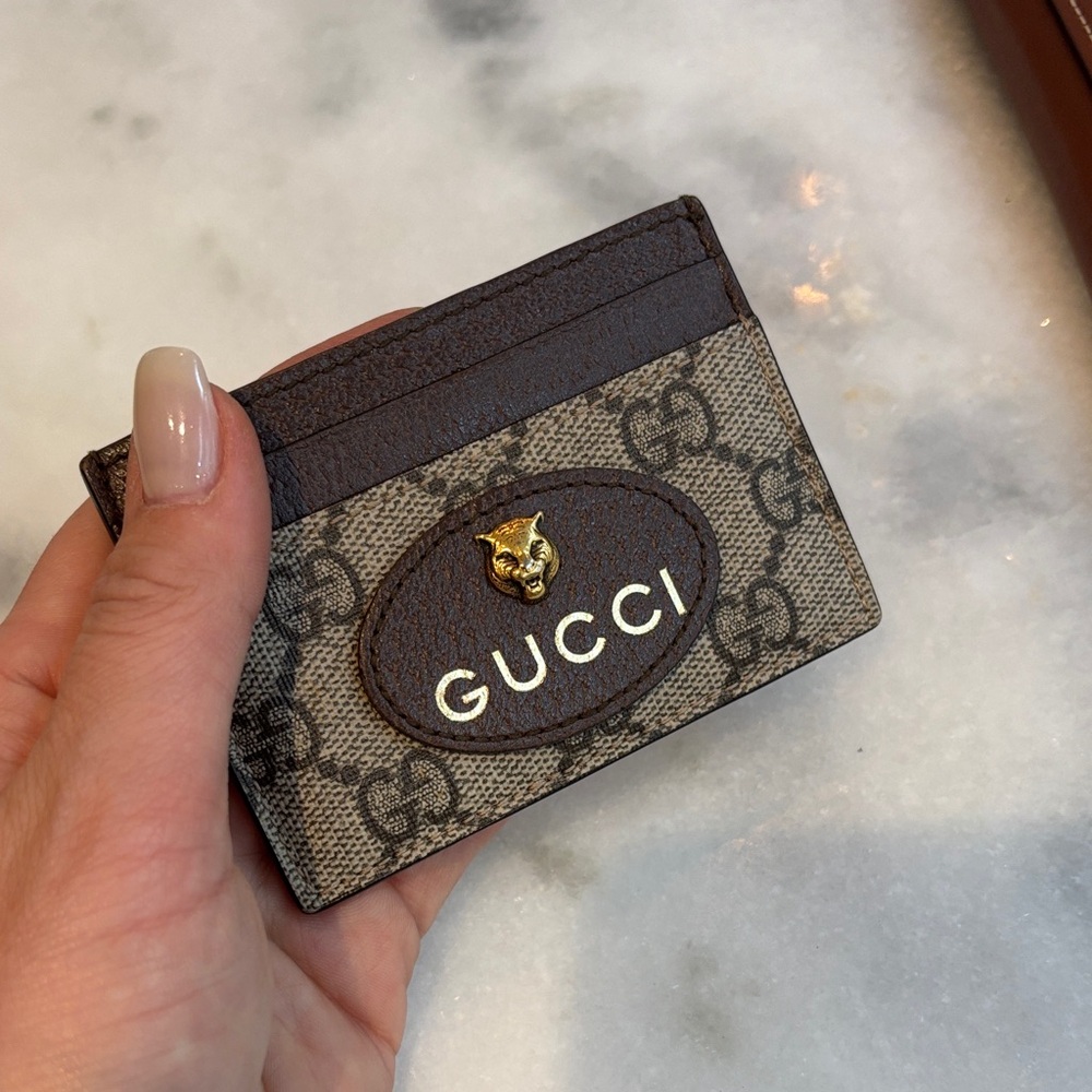 Gucci Brown GG Supreme Card Holder with Gold Cat Logo - Picture 4 of 5